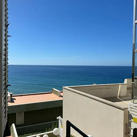 La Casa Del Mar Aparthotel Cefalu